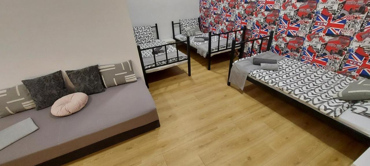 London Fog Apartment In The Party District Budapest Extérieur photo